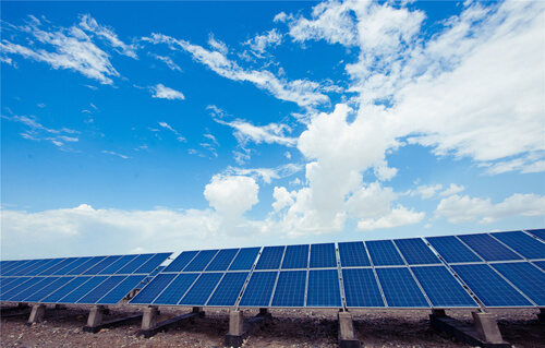 What are the connections between solar photovoltaic modules and solar street lights?